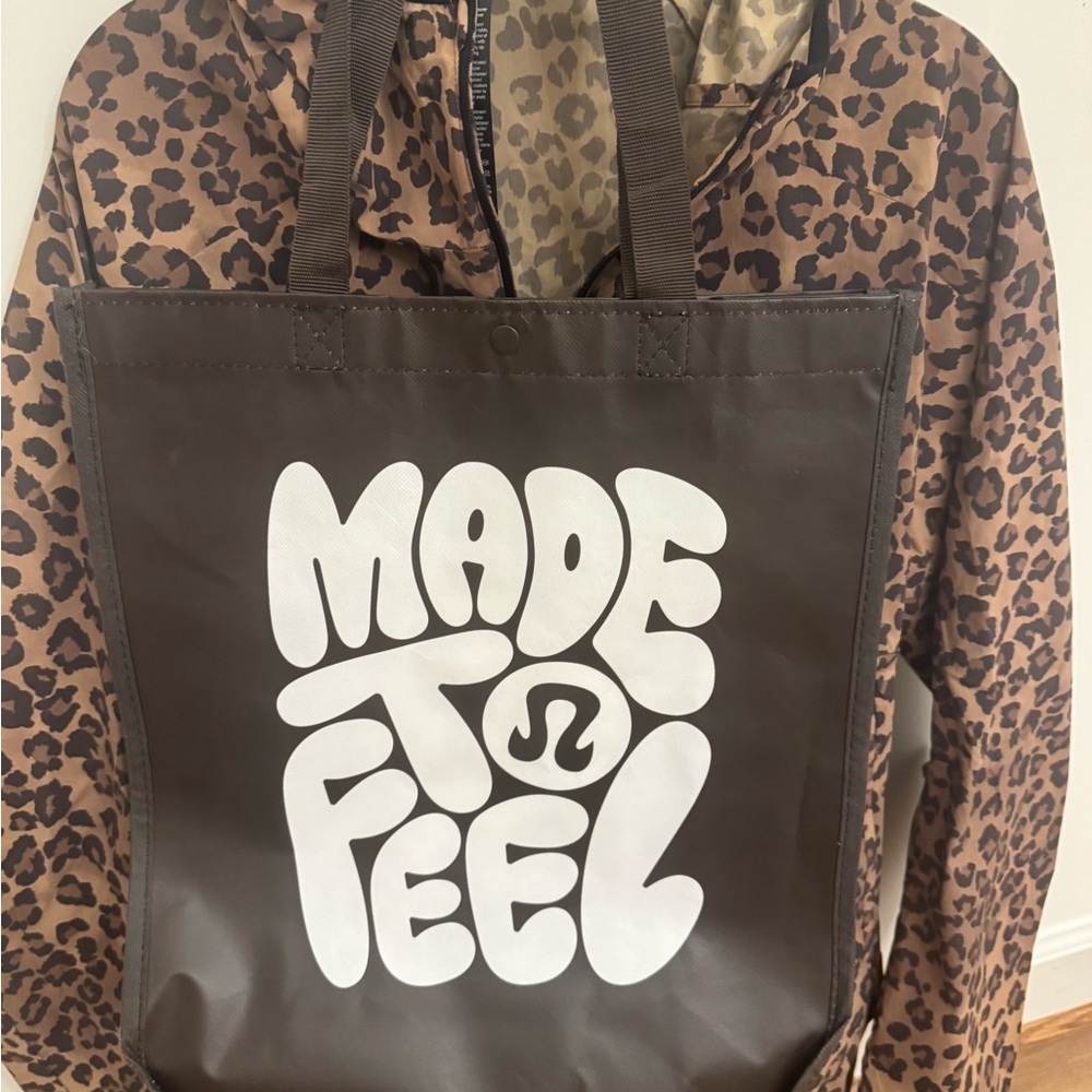 lululemon Leopard Print Jacket in Brown and Tan NWT - Picture 4 of 4